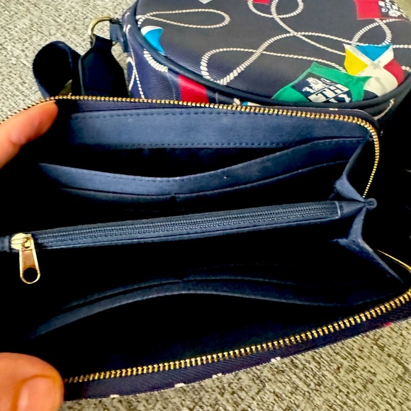 Tommy Hilfiger matching round crossbody bag and long wallet - Picture 4 of 12